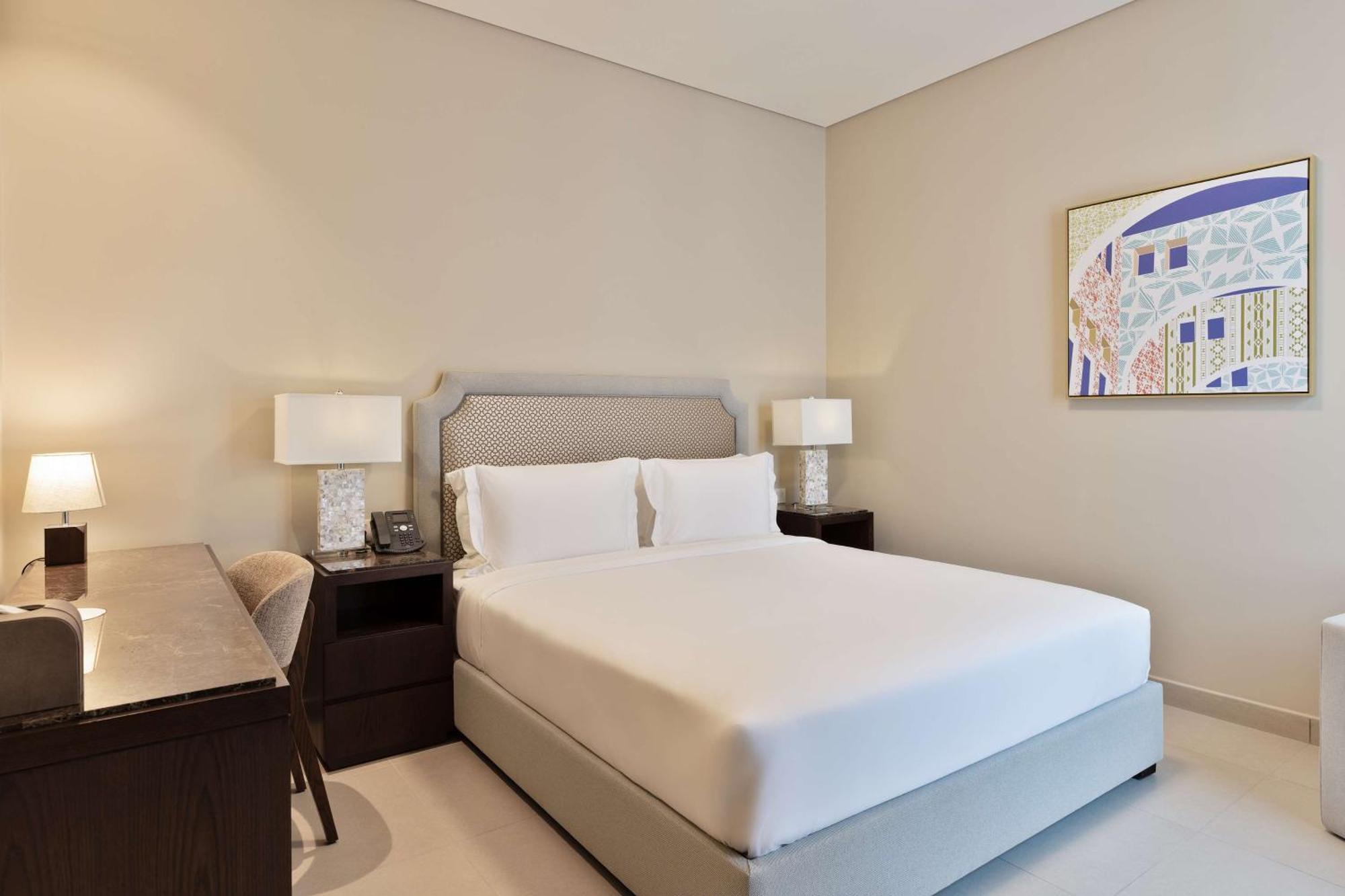 Отель Doubletree By Hilton Doha Downtown Экстерьер фото A bedroom at the Ritz-Carlton, DIFC