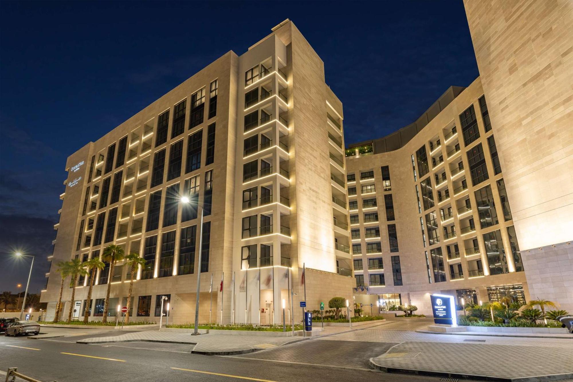 Отель Doubletree By Hilton Doha Downtown Экстерьер фото The Ritz-Carlton, DIFC